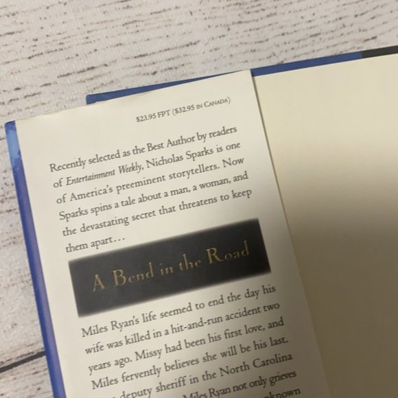 *A BEND IN THE ROAD by Nicholas Sparks Hardback Book - Picture 5 of 5